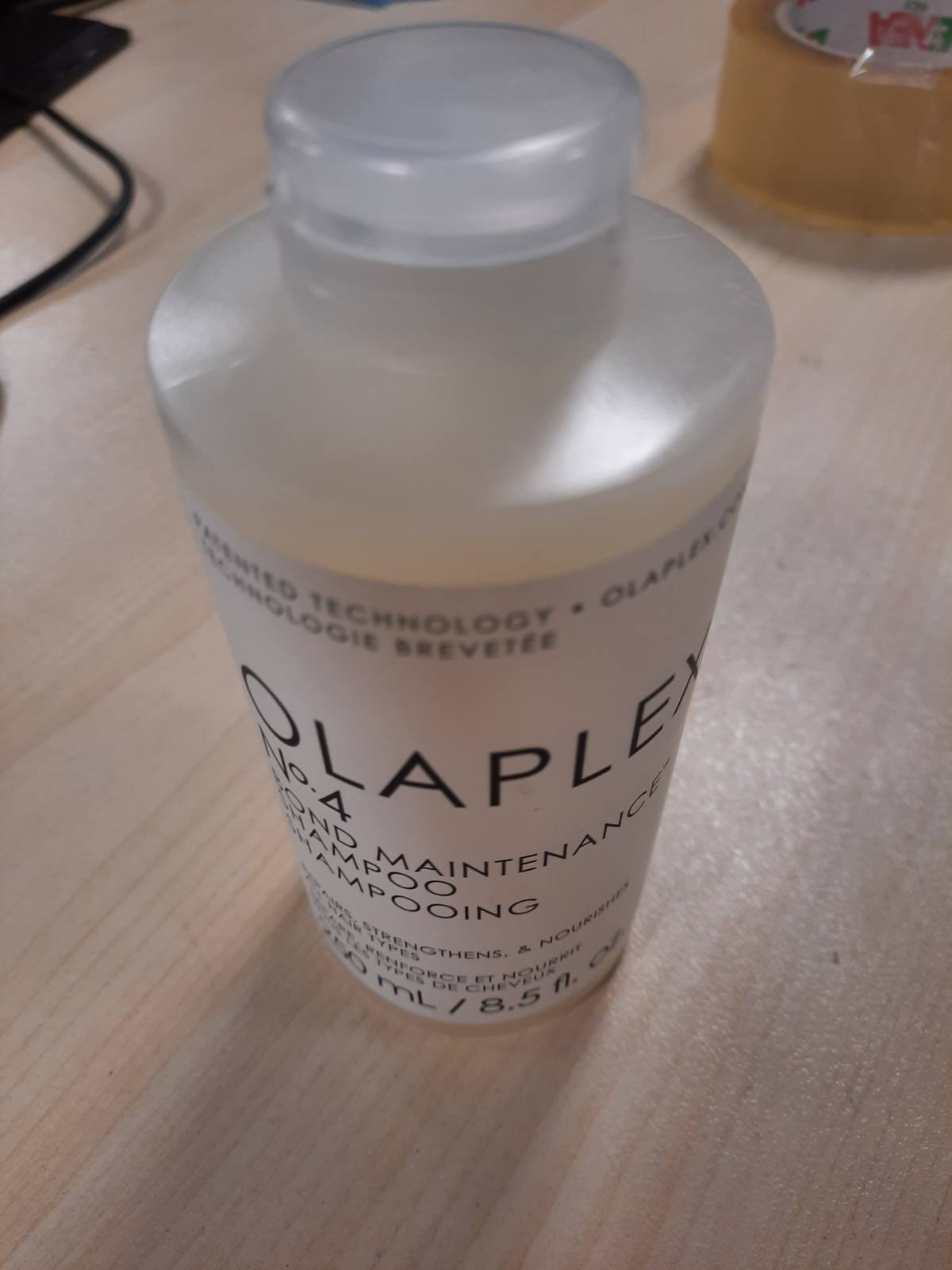 317359 - OLAPLEX - Shampo Mirëmbajtjeje Nr. 4 Bond, Riparon, Forcon dhe Ushqen të Gjitha Llojet e Flokëve, Shton Shkëlqim dhe Butësi, Pa Sulfate, 250 ml