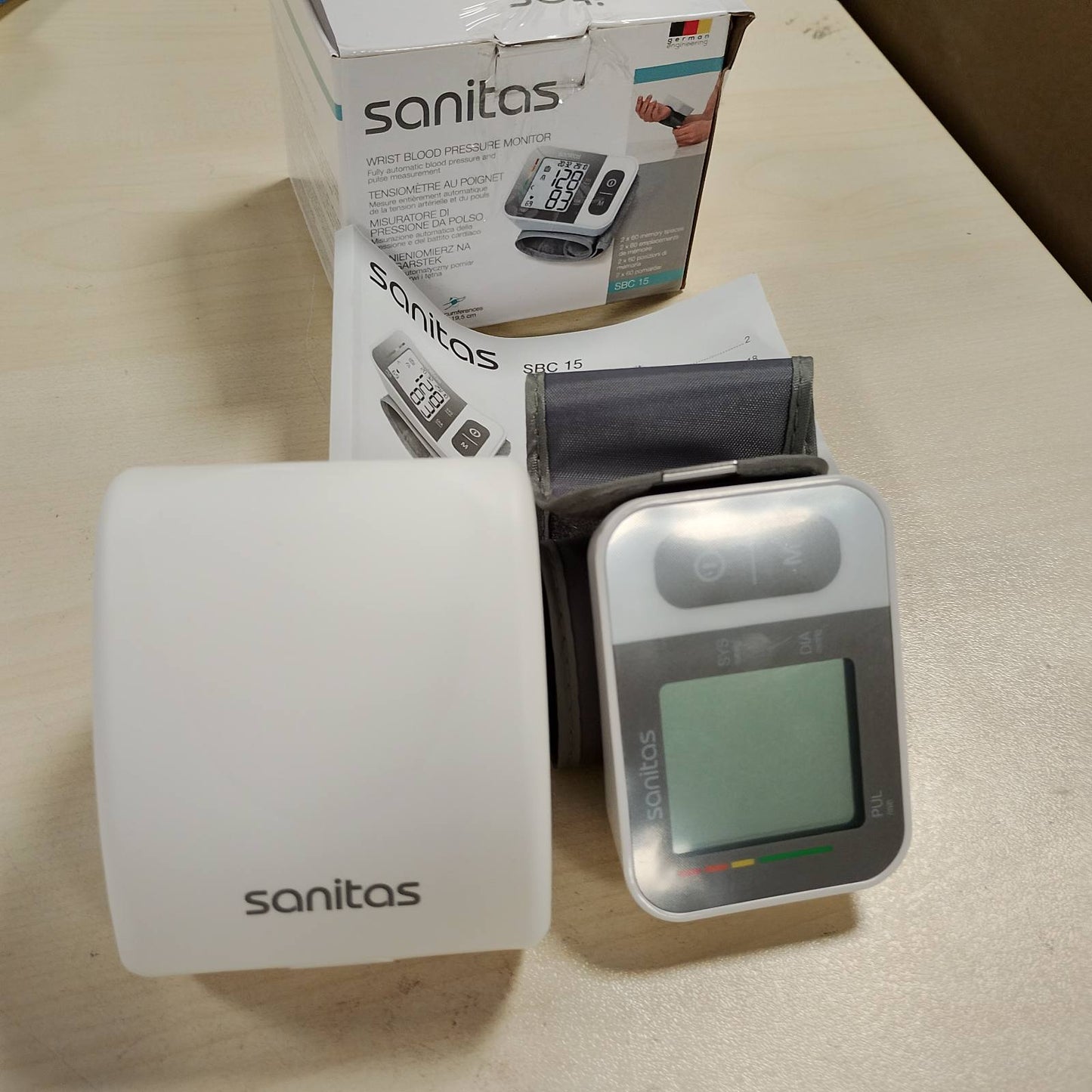 317362 - SANITAS - Monitor i tensionit të gjakut SBC 15 për kyçin e dorës, matje plotësisht automatike e tensionit të gjakut dhe pulsit, funksion paralajmërues për aritmi të mundshme kardiake