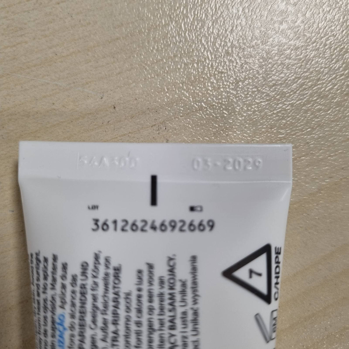 317371 - LA ROCHE-POSAY Cicaplast Baume B5+, Balsam Riparues për Fytyrën dhe Trupin, 40 ml, i përshtatshëm për lëkurë të thatë dhe të ndjeshme, veprim kundër skuqjes, efekt qetësues, formulë me Tribiomë, Pantenol, Madecassoside