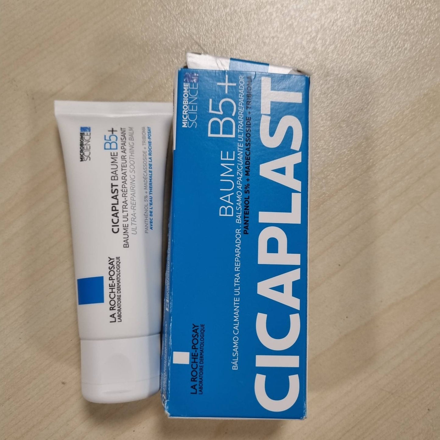 317372 - LA ROCHE-POSAY Cicaplast Baume B5+, Balsam Riparues për Fytyrën dhe Trupin, 40 ml, i përshtatshëm për lëkurë të thatë dhe të ndjeshme, veprim kundër skuqjes, efekt qetësues, formulë me Tribiomë, Pantenol, Madecassoside
