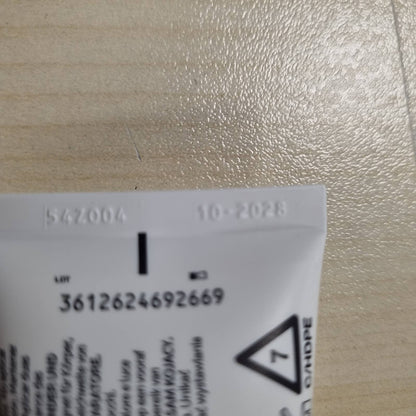 317372 - LA ROCHE-POSAY Cicaplast Baume B5+, Balsam Riparues për Fytyrën dhe Trupin, 40 ml, i përshtatshëm për lëkurë të thatë dhe të ndjeshme, veprim kundër skuqjes, efekt qetësues, formulë me Tribiomë, Pantenol, Madecassoside