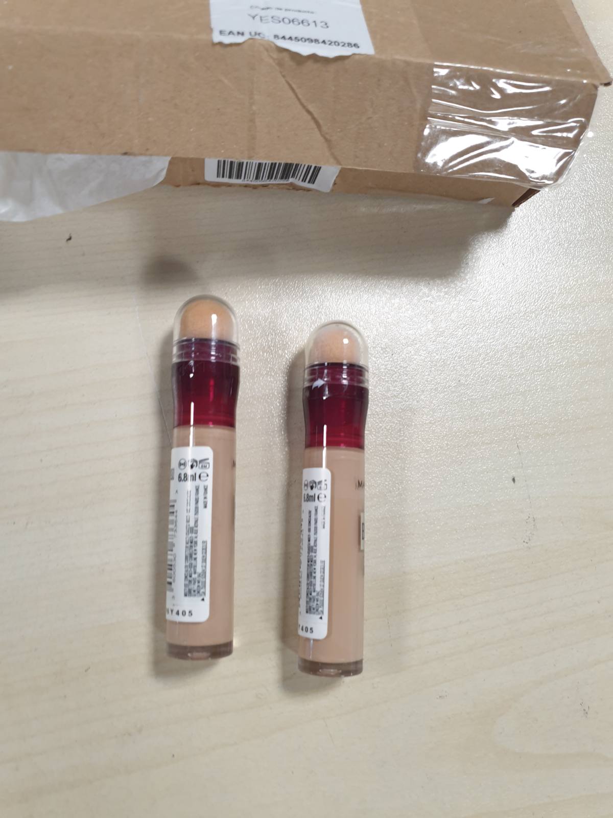 317417 - MAYBELLINE NEW YORK, Korrektor me Gomë Shumëfunksionale, Mbulim i Ndërtueshëm, Pako me 2, Nuanca: 01 E Çelët