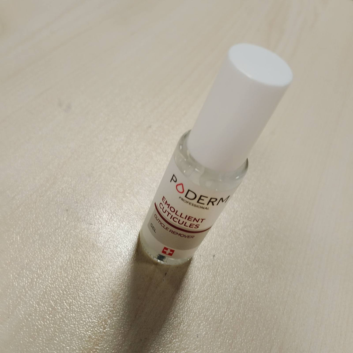 317498 - PODERM Heqës Kutikulash 2-në-1, Eksfolion dhe Hidraton Kutikulat, Heq qelizat e vdekura të lëkurës, Swiss Lab
