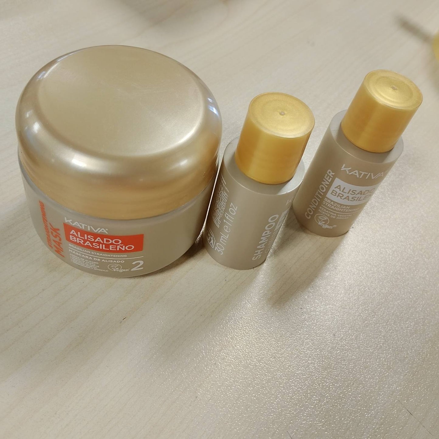 317533 - KATIVA Set Drejtimi Brazilian i Flokëve 12 Javë – Set i Plotë për të Gjitha Llojet e Flokëve – Trajtim Vegan me Keratinë pa Acid Formolik, me Acid Hialuronik dhe Vaj Argani
