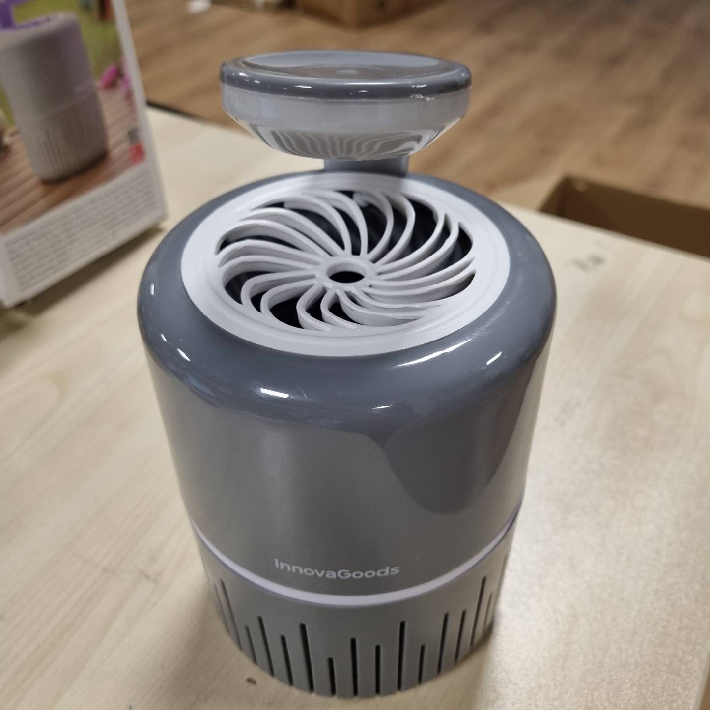 317551 - INNOVAGOODS - Llambë kundër mushkonjave KL DRAIN, efektive në errësirë, konsum i ulët, UV LED, e heshtur, ideale për përdorim të brendshëm dhe të jashtëm, 20-40 m², gri, plastikë