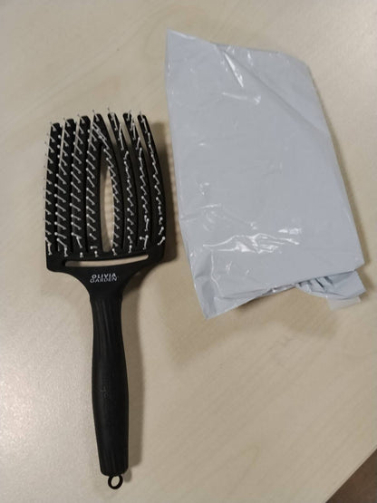 317740 - OLIVIA GARDEN Furçë e Madhe për Finger, 100g, e zezë