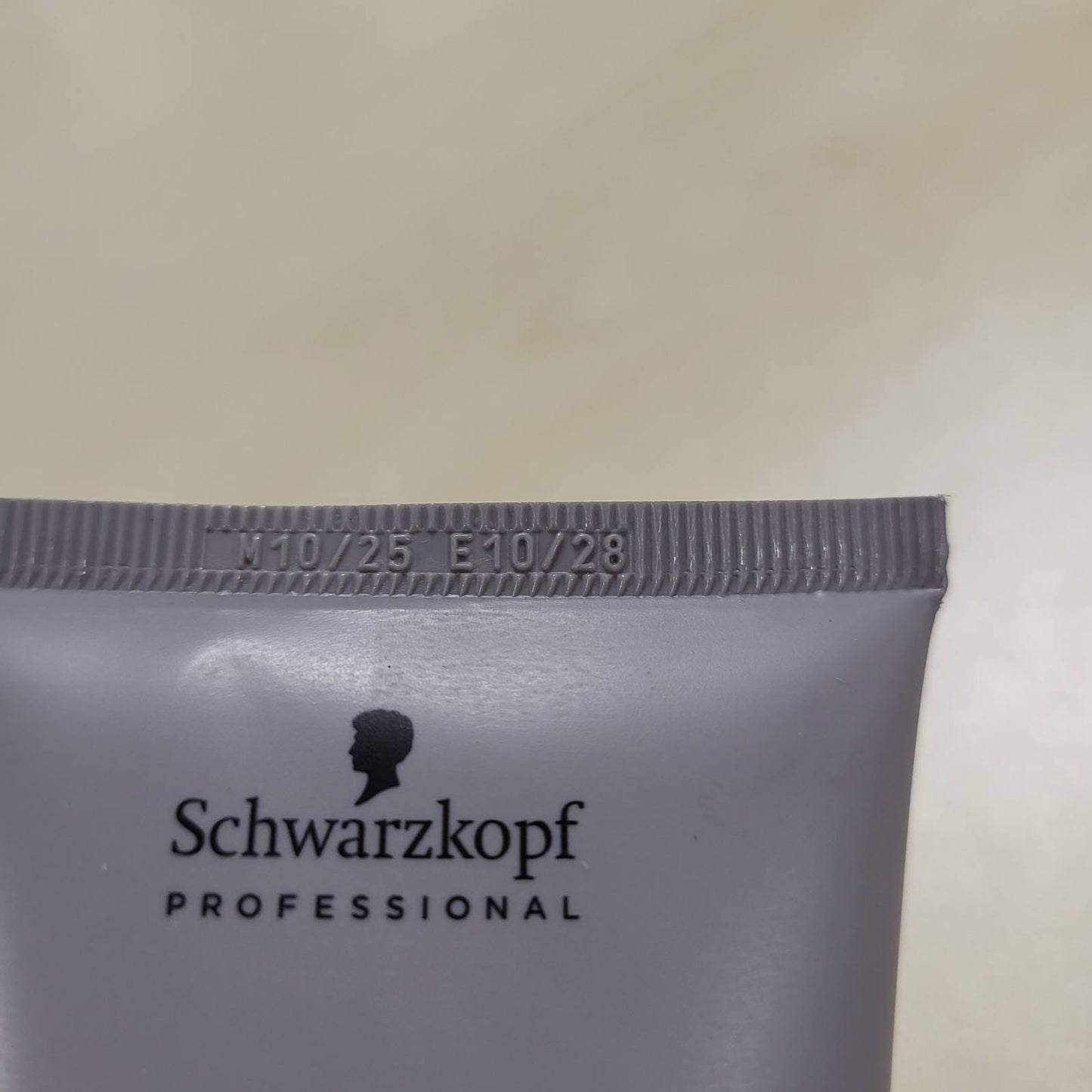 318007 - SCHWARZKOPF PROFESSIONAL, OSiS Bounty Balm Cream për kaçurrela, 150 ml, përcaktim i fortë, zbut flokët fluturues