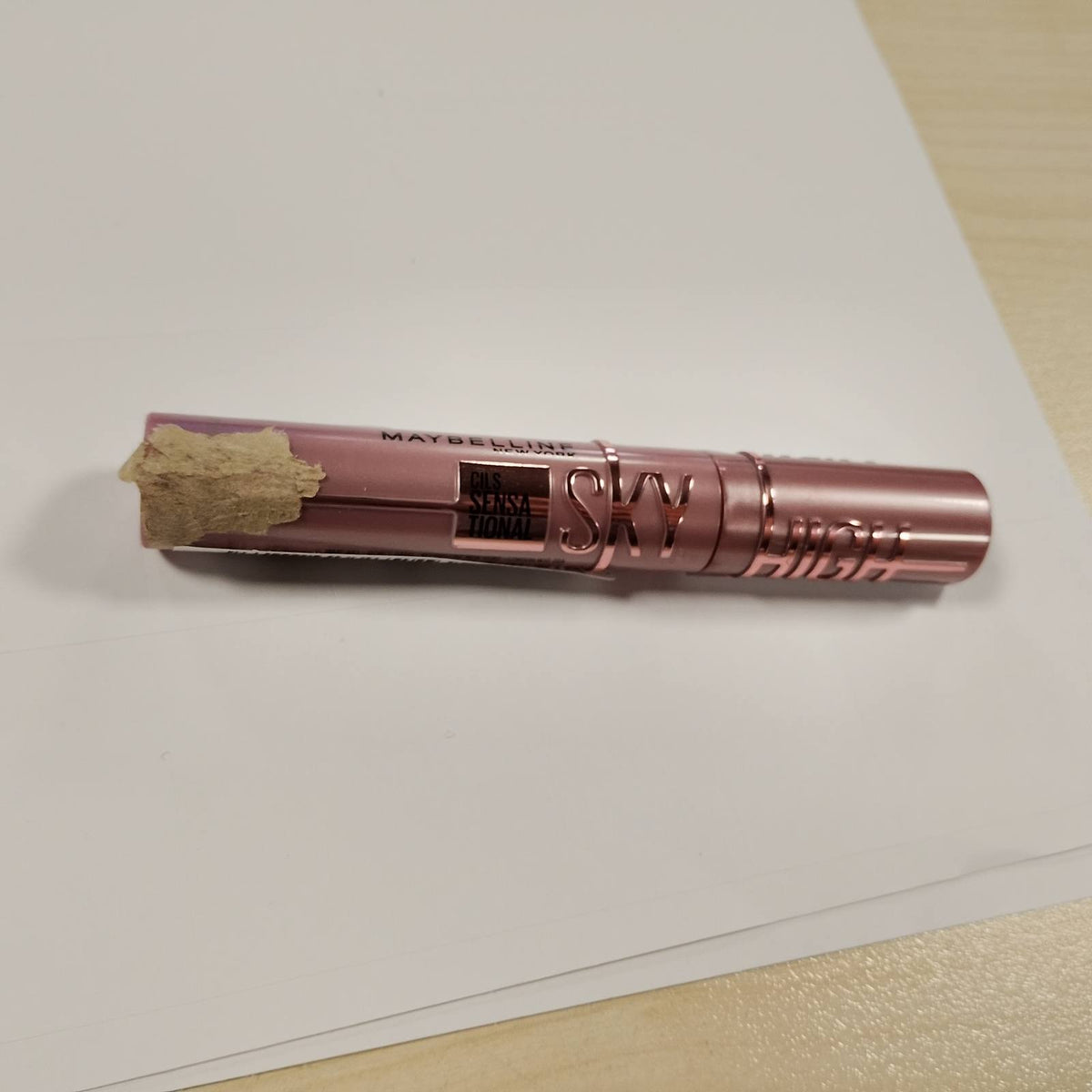318123 - MAYBELLINE NEW YORK - Rimel me Volum Intens dhe Gjatësi të Pakufizuar, Formulë e Pasuruar me Ekstrakte dhe Fibra Bambuje, Sky High, Nuanca: Shumë e Zezë, 7.2 ml