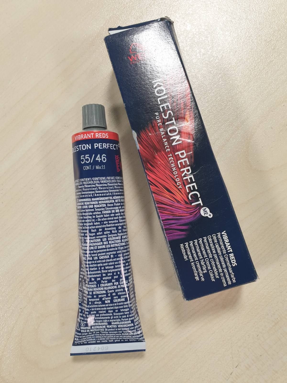 318161 - WELLA PROFESSIONALS Koleston Perfect Vibrant Reds, Ngjyrë e përhershme për flokë, 60ml, 100% mbulim të thinjave, Teknologji Me+ – 55/46 Kafe e çelët e kuqe intensive-vjollcë