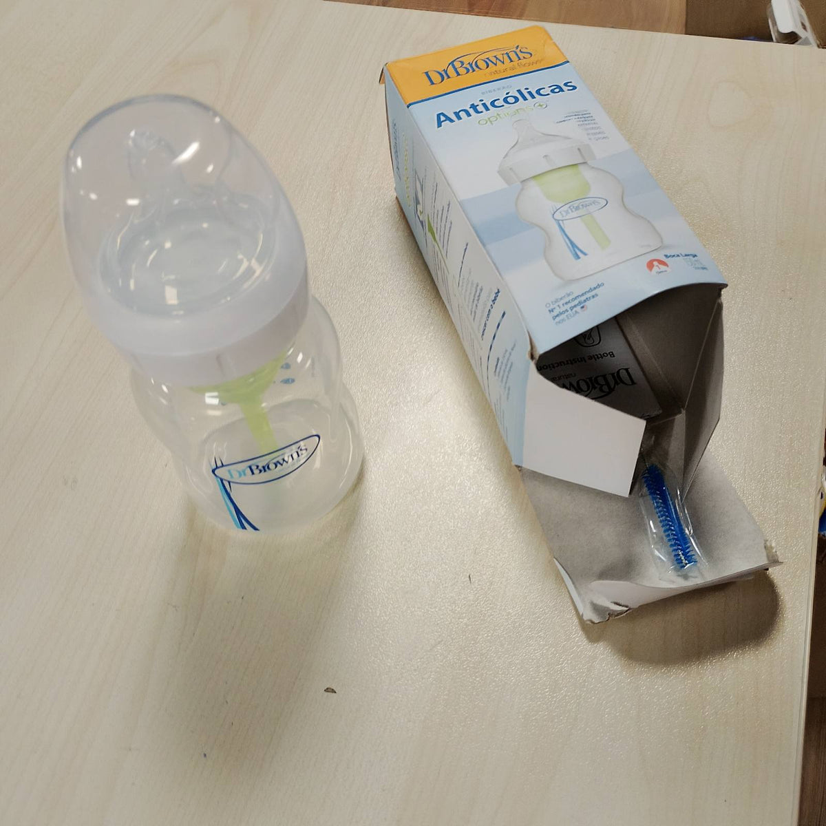 318180 - DR. BROWN'S Options+ Anti-Kolik Shishe 150 ml, Qafë të Gjerë, Sistem i Patentuar i Ventilimit, Thithë me Rrjedhje të Ngadaltë +0 Muaj, Silikon i Klasës Mjekësore