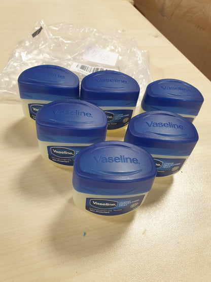 318199 - VASELINE ORIGINAL PROTECTIVE JELLY, KREM MBROJTËS DHE RIPARUES, PËR LËKURË TË NDJESHMË, 6 x 50 ml