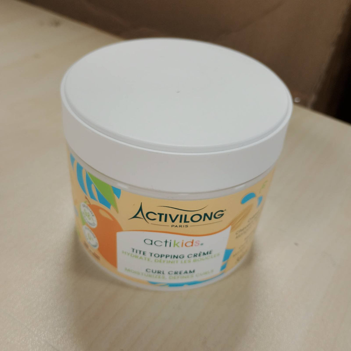 318363 - ACTIVILONG Krem për Flokë Kaçurrela deri të Çrregullta Actikids, Nga 3 Vjeç, Bajame të ëmbla dhe Mango, 98% Përbërës Natyralë, Vegan, Aromë Hipoalergjike, Prodhuar në Francë, 300ml