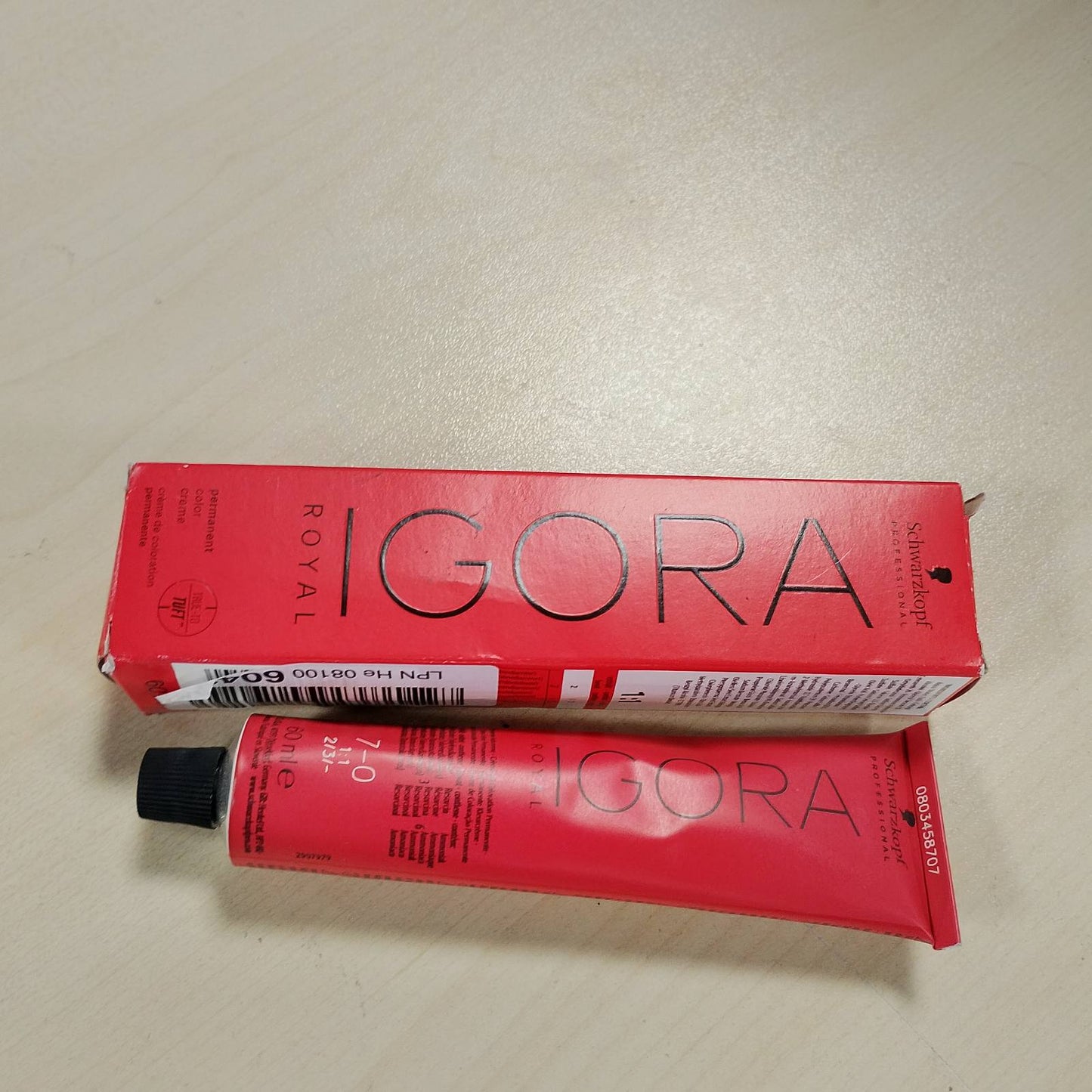 318576 - SCHWARZKOPF Ngjyrë flokësh IGORA Royal Premium 7-0, bjonde e mesme, 1 pako (1 x 60g)