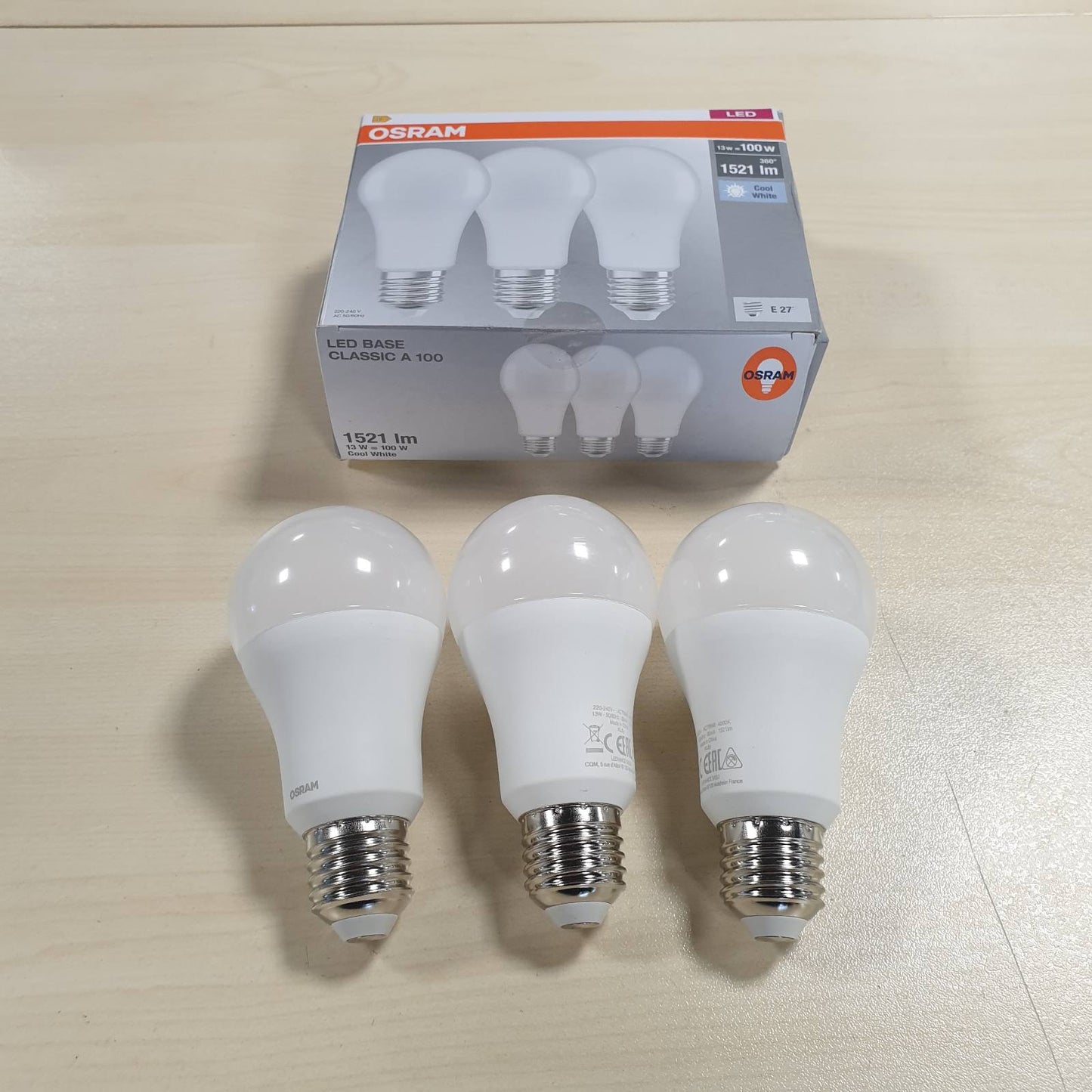 318797 - OSRAM - Llambat LED me Bazë Klasike A, E27, 100 vat, 4000 Kelvin, pako me 3
