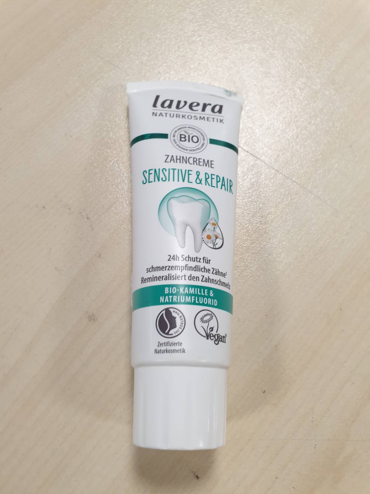 319051 - LAVERA - Pastë dhëmbësh zbardhuese - 75ml - Mbrojtje 5-fish - Zbardhues natyral - Vegan - Gërryes celuloze bambuje dhe fluorid natriumi