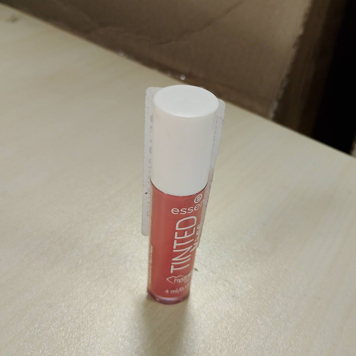 319167 - ESSENCE Buzëkuq TINTED kiss hidratues, Nr. 03, nude, 4ml, hidratues, natyral, vegan, pa parfum, pa vaj, pa alkool
