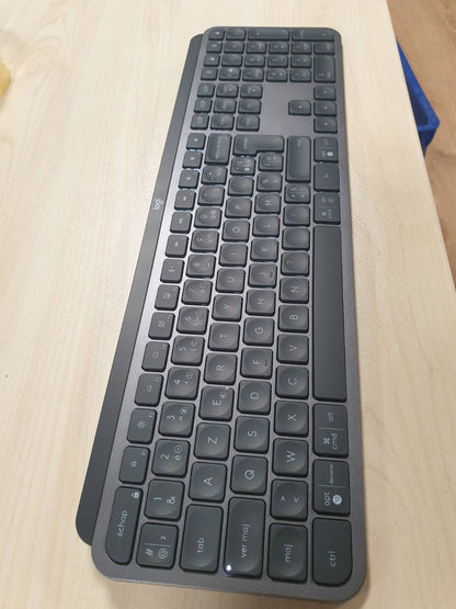 319405 - LOGITECH Tastierë pa tel MX Keys S Plus, rikarikueshme, ndriçim nga prapa, taste ergonomike, Bluetooth, për Windows/Linux/Chrome/Mac, ngjyrë Graphite, format AZERTY