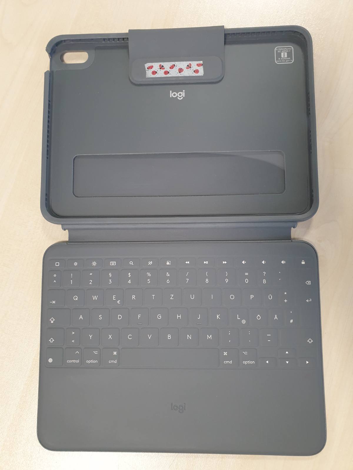 319425 - LOGITECH RUGGED FOLIO për iPad (gjenerata e 10-të dhe A16), lidhës inteligjent, tastierë rezistente ndaj derdhjeve, QWERTZ - Gri