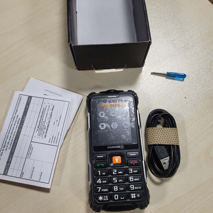 319718 - HAMMER Telefon celular H Forge 2G për ambiente të jashtme, 32GB, bateri 2300mAh, fener, IP68, radio FM, port 3.5mm, kamerë 2MP, USB-C, dy karta SIM, rezistent ndaj pluhurit