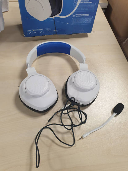 319811 - JBL Quantum 100P – Kufje për Lojëra me Tel – me Mikrofon të Lëvizshëm – Të Dizajnuara për PlayStation – Të Përputhshme me konsola të tjera – E Bardhë dhe Blu