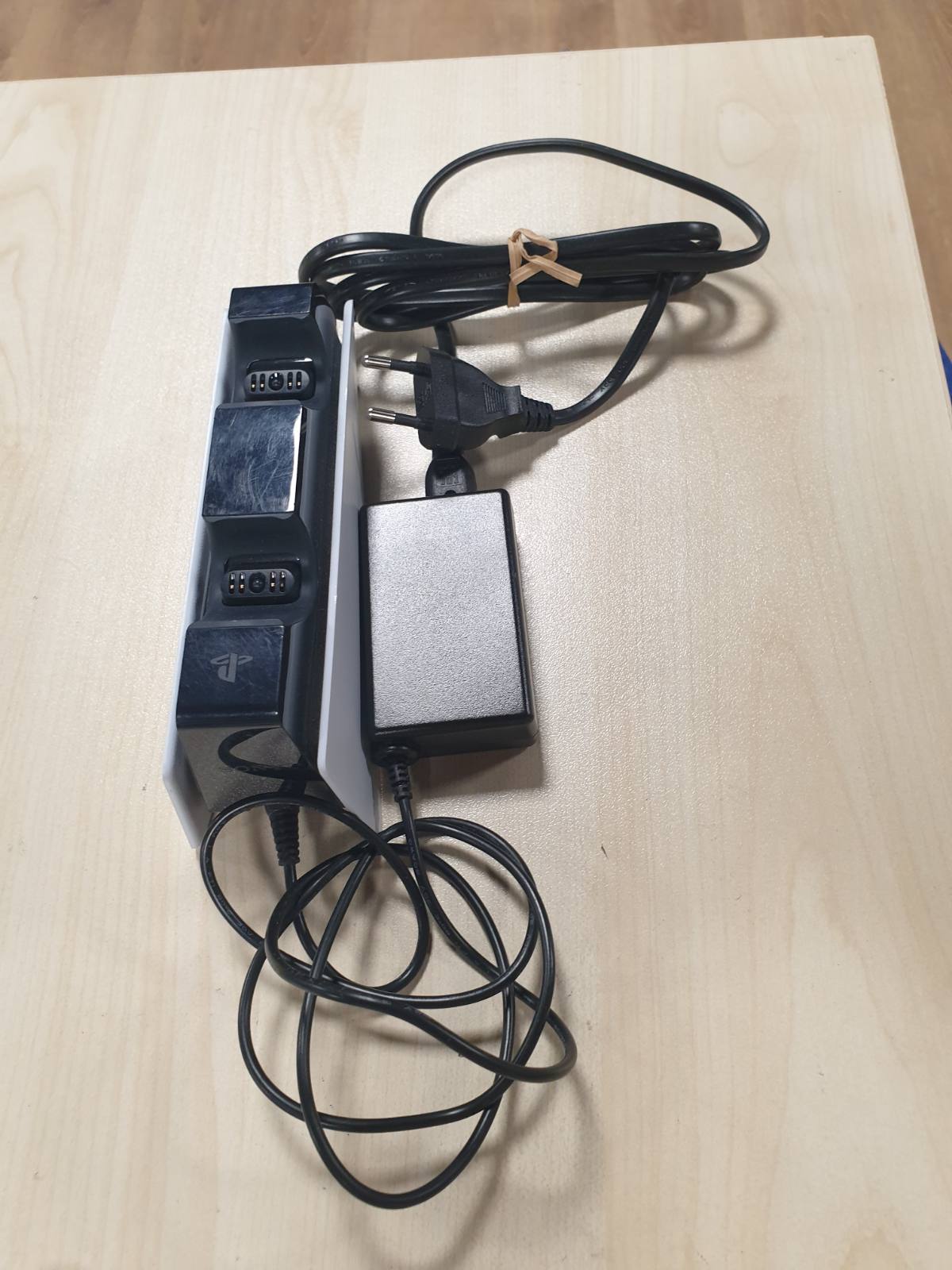 319907 - SONY Stacion zyrtar karikimi për PlayStation për 2 kontrollues DualSense 5, karikim i shpejtë dhe i njëkohshëm, dizajn me klikim të lehtë