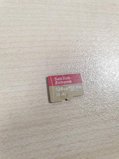 319921 - SANDISK Kartë memorieje Extreme MicroSDXC UHS-I 128 GB me adaptor SD (1 vit RescuePRO Deluxe, shpejtësi leximi deri në 190 MB/s, A2, C10, V30) E kuqe/e artë
