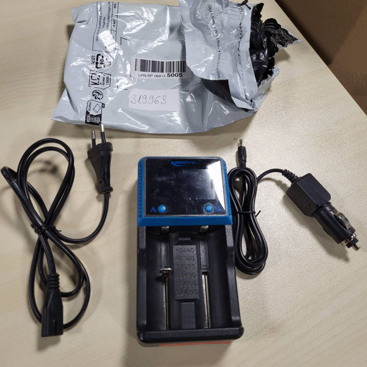 319963 - KEENSTONE KARIKUES BATTERIE 18650, KARIKUES UNIVERSAL INTELIGJENT ME EKRAN LCD PËR BATERI RIKARIKUESHME NI-MH NI-CD LI-ION LIFePO4 IMR AA AAA 10440 14500 16340 26650