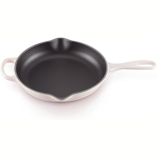 255030 - LE CREUSET Tigan për skuqje dhe servirje prej gize, rrumbullakët, Ø 23 cm, i përshtatshëm për të gjitha llojet e sobave, 1.93 kg, Rozë në formë guaske, 20182237770422