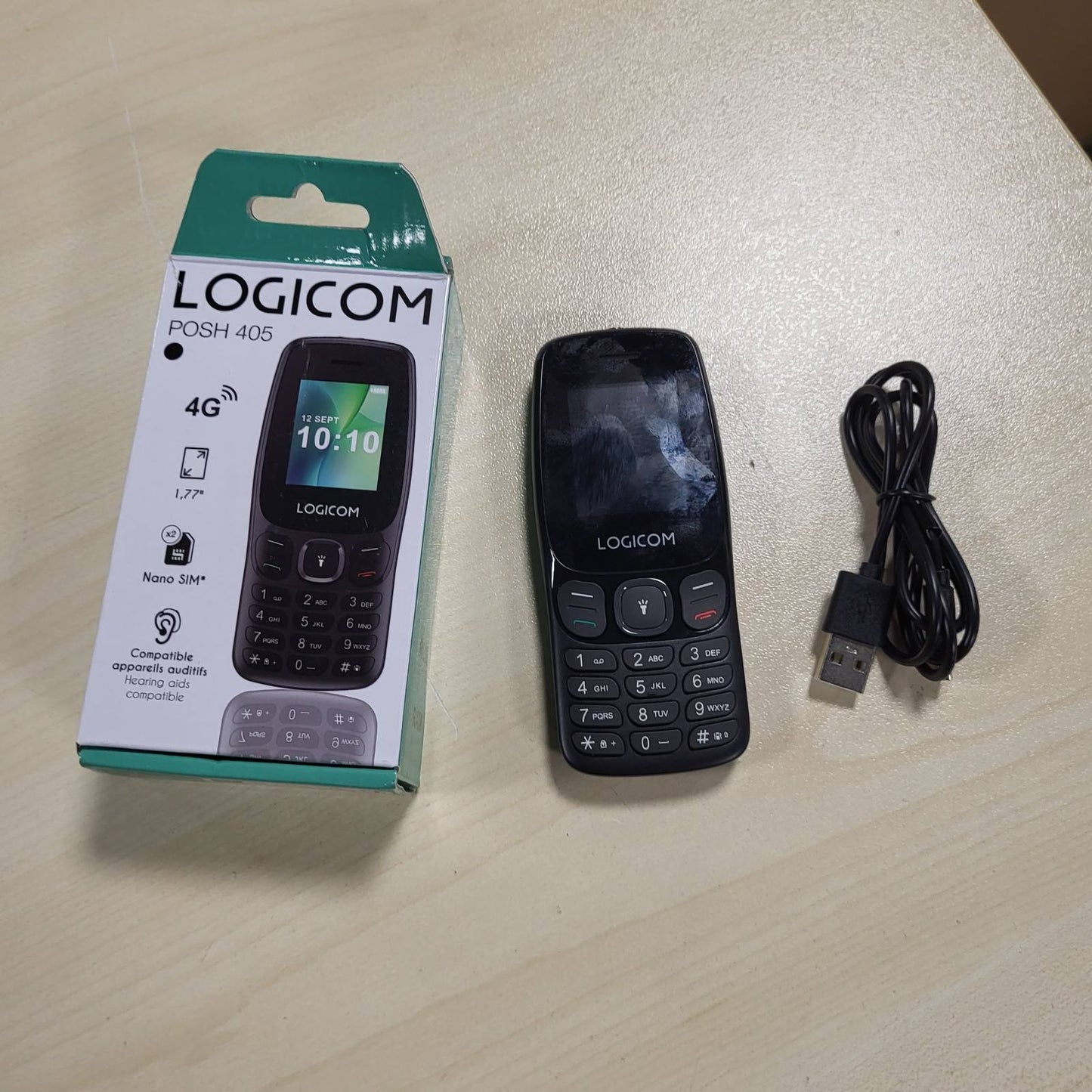 320022 - POSH Telefon celular 405 - 4G i zhbllokuar - Kartë SIM e dyfishtë - Ekran 1.77” - Jetëgjatësi baterie 200 orë - Kamera - Fener - Memorie e zgjerueshme 32GB - Portë USB-C - E zezë