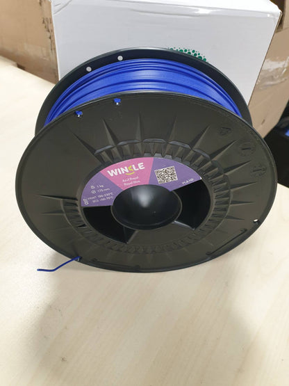320171 - FILAMENT PLA HD WINKLE 1.75 MM BLU MBRETËRORE PËR PRINTIM 3D, BOBINË PLA 1 KG, FILAMENT PËR PRINTER 3D, MATERIALE PRINTIMI 3D, SAKTËSI DIMENSIONALE +/- 0.05 MM, E LEHTË PËR T’U PRINTUAR