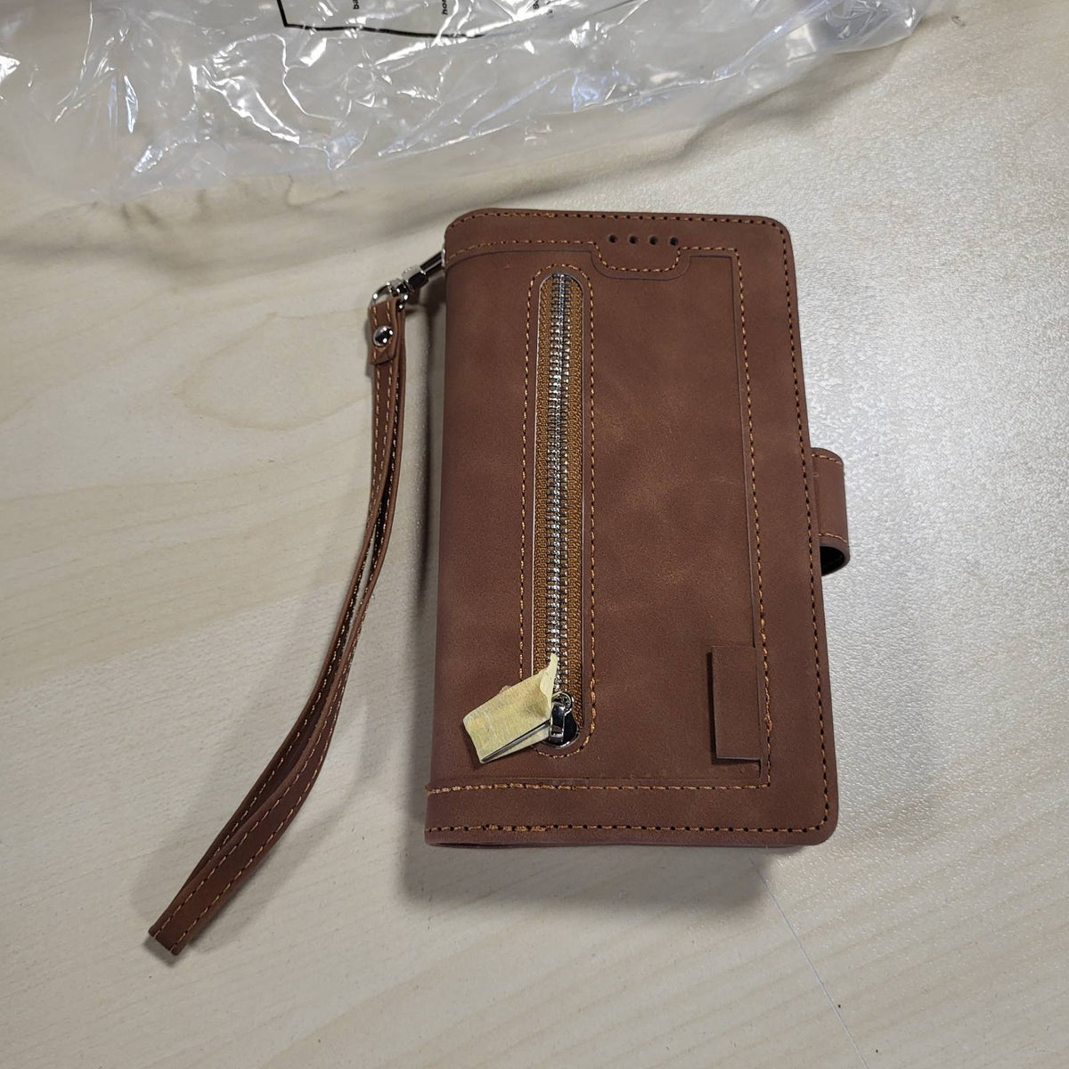 320321 - UEEBAI Mbrojtëse për iPhone 13 6.1 inç, Mbrojtëse portofoli prej lëkure PU Retro, Mbulesë rezistente ndaj goditjeve, Funksion mbështetëse, Mbyllje magnetike - Kafe