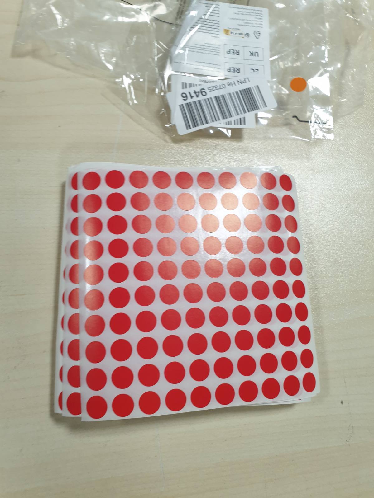 320458 - Ngjitëse të rrumbullakëta, Ngjitëse vetëngjitëse, 10400 copë, 10 mm, Ngjitëse me kodim ngjyrash, Etiketa me kodim ngjyrash, Pika me ngjyra vetëngjitëse për furnizime zyre, Shtëpi, Shkollë, Kalendarë, 16 ngjyra