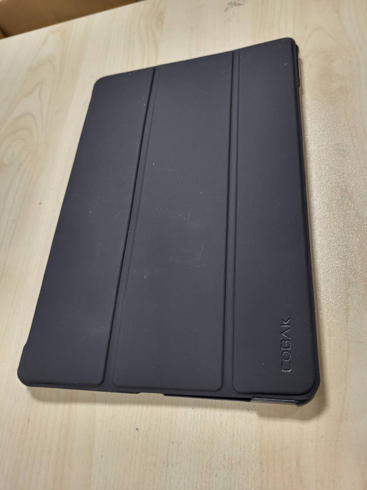 320696 - COBAK Mbrojtëse për Samsung Galaxy Tab A11+ Plus 2025 (SM-X230/X236B) / A9+ 2023 (SM-X210/X215/X216/X218), 11 inç, Lëkure PU, E palosshme trefish, Funksion automatik gjumë/zgjim, Ngjyrë e zezë