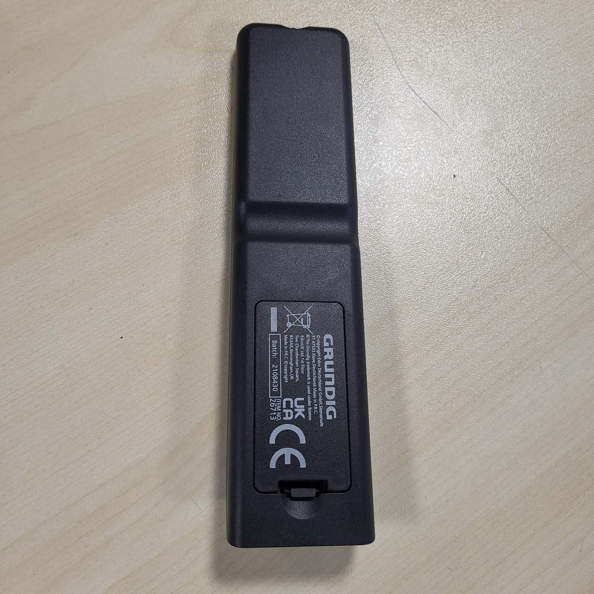 320723 - TELEKOMANDË UNIVERSALE GRUNDIG - deri në 8 pajisje njëkohësisht - 210 x 50 x 18 mm - E zezë