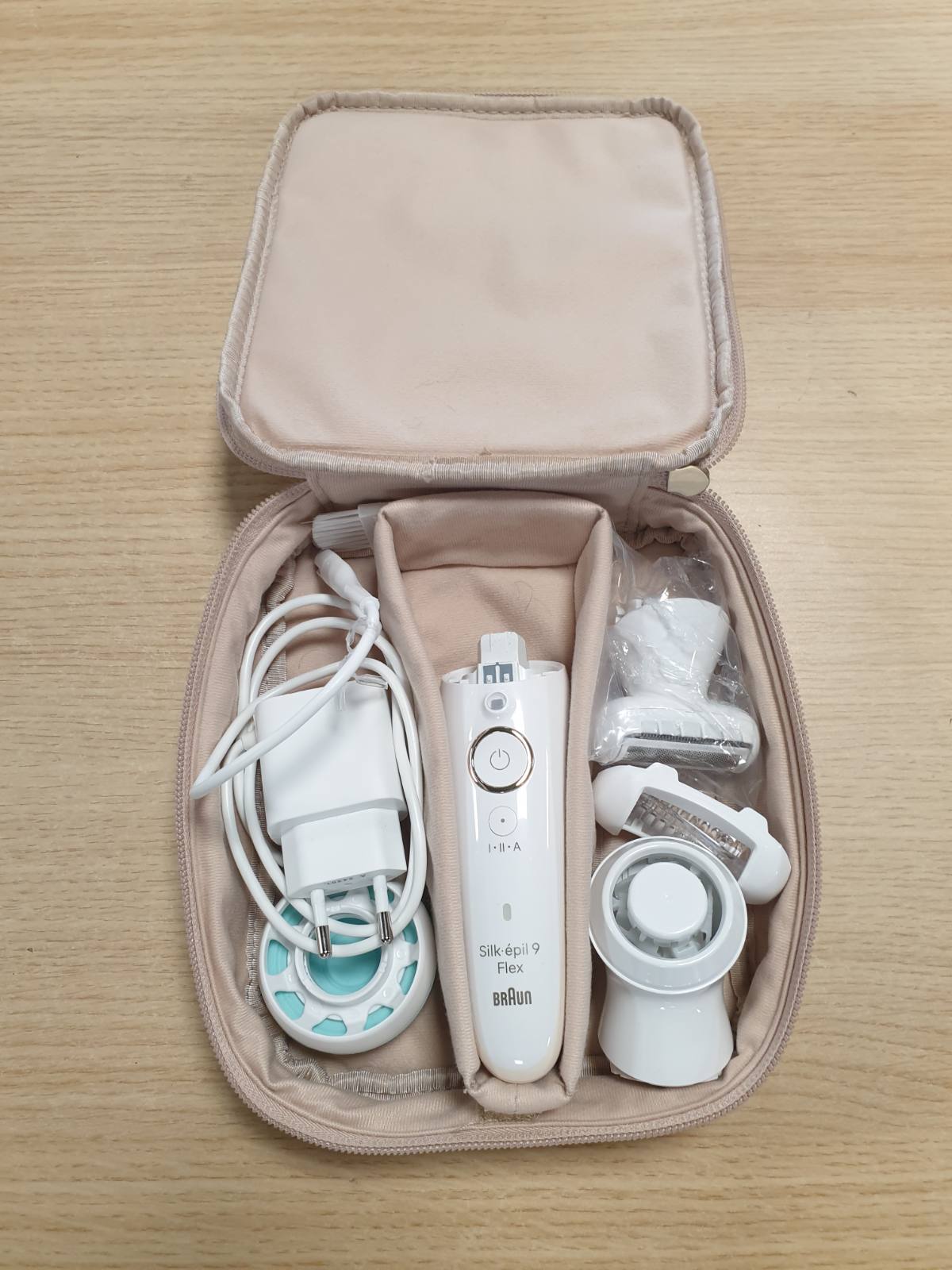 320859 - BRAUN Depilator për femra Silk-épil 9 Flex, kokë fleksibile 360°, heqje e lagësht dhe e thatë, rezistent ndaj ujit, aksesor për rroje dhe shkurtim flokësh
