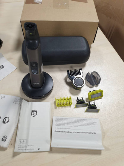 320888 - PHILIPS OneBlade Pro 360 për Fytyrën dhe Trupin - Makinë Elektrike Rroje, Makinë Precize dhe Pastrues Trupi, 3 x 360 Tehe, Krehër Preciz, 2 Shtojca Trupi, Çantë Udhëtimi, Stacion Karikimi, për Fytyrën dhe Trupin (QP6652/35)