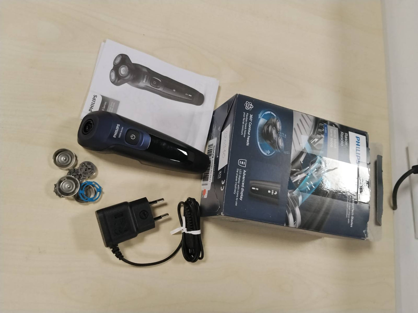 320910 - PHILIPS Makinë rroje elektrike Shaver 5000, Rruajtje e lagësht dhe e thatë, Modeli S5465/18