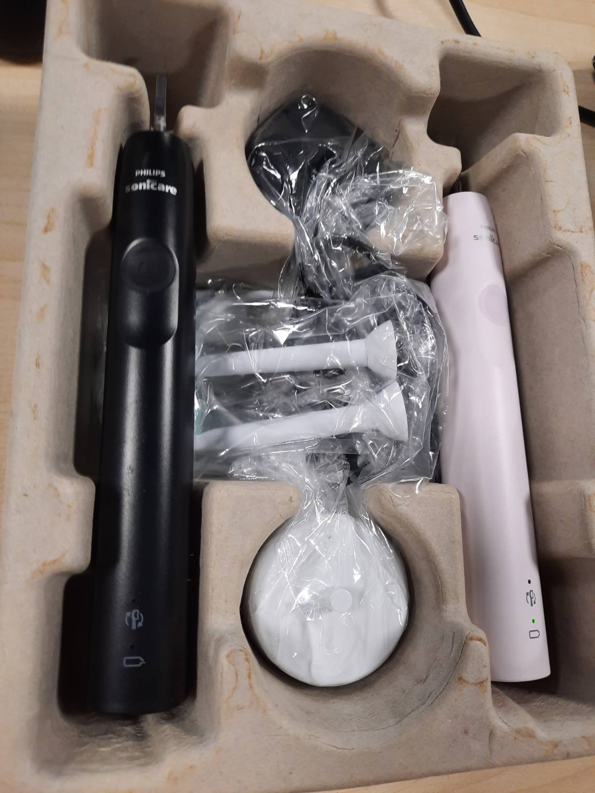 320916 - PHILIPS Furçë dhëmbësh elektrike Sonicare 3100, HX3675/15, kontroll presioni, kohëmatës, Sugar Rose dhe Black, pako me dy pjesë