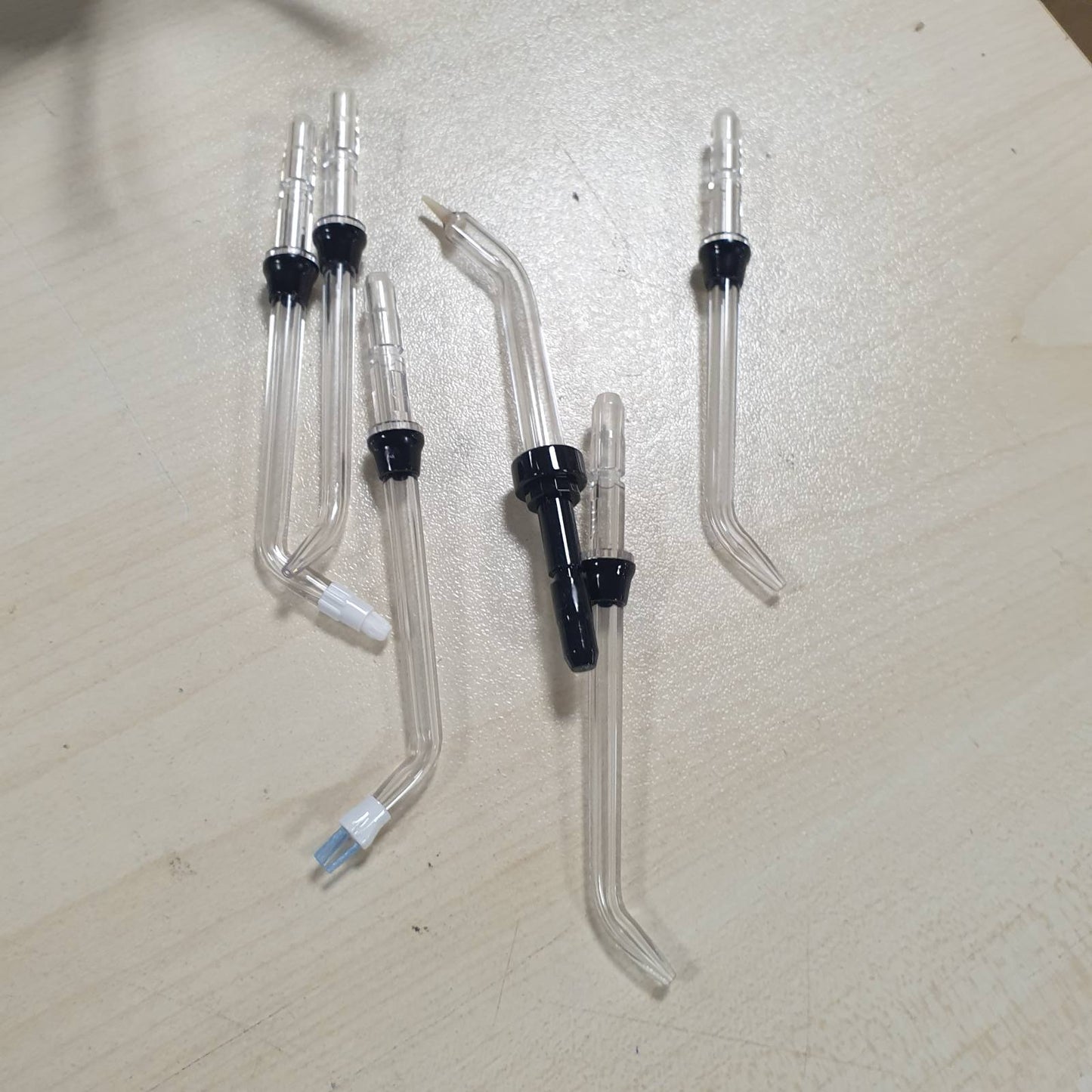 320921 - WATERPIK Pastrues uji profesional, Fitues i Testit 2025, Teknologji Precize Pulsi, 6 Koka Furçe, 10 Modalitete, Kohëmatës i Integruar, e zezë