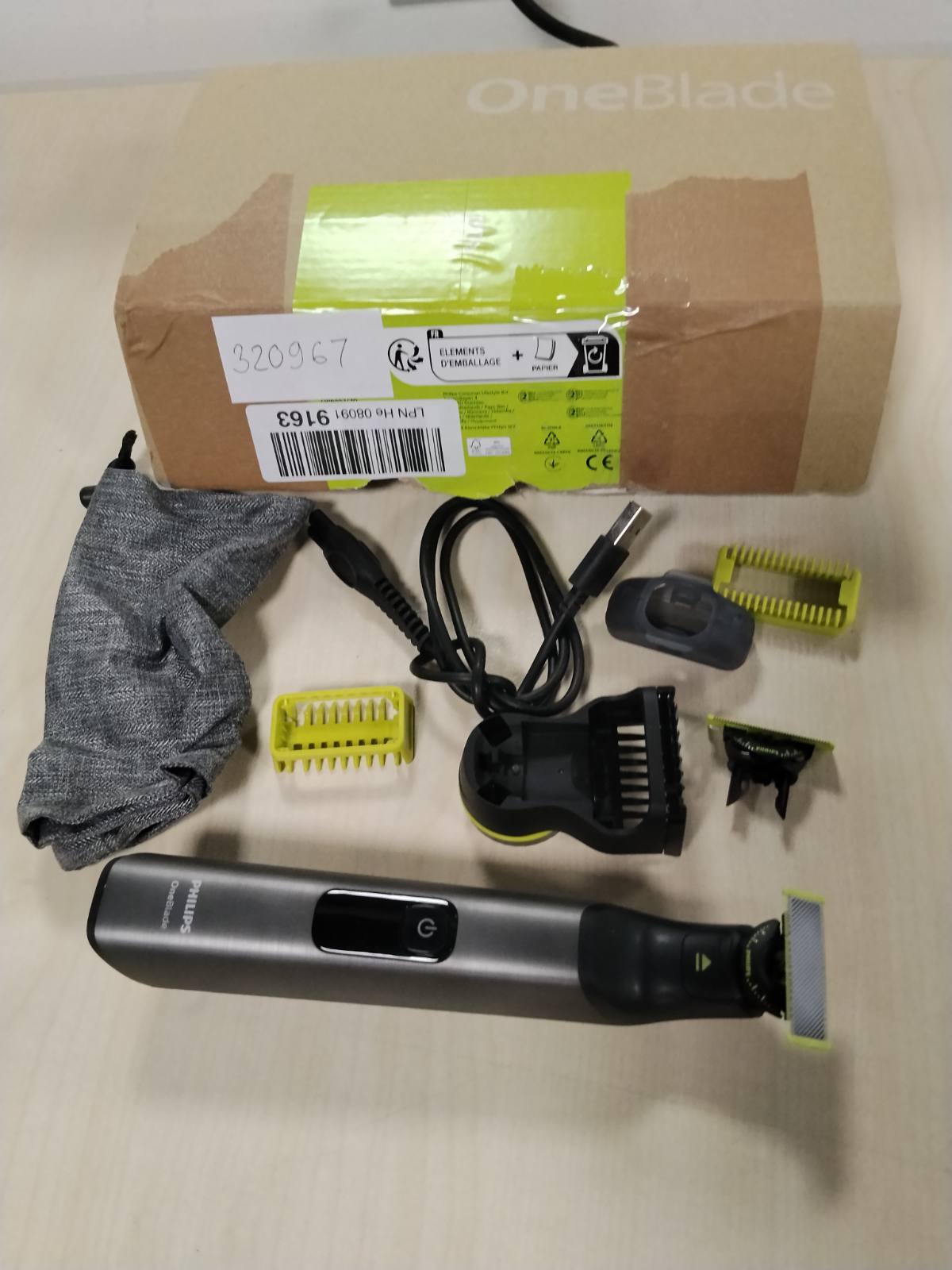 320967 - PHILIPS OneBlade Pro 360 për Fytyrën dhe Trupin, Makinë Elektrike Rroje, 2x 360 Tehe, Krehër Preciz, 2x Pajisje Shtesë për Trupin, Çantë Udhëtimi (QP6552/30)