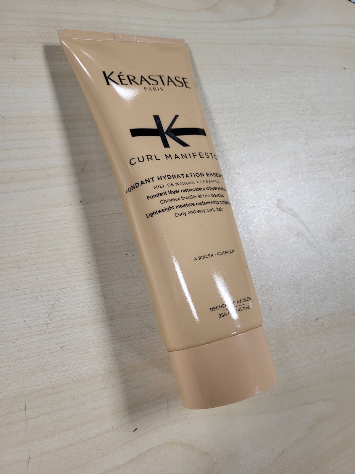 321144 - KÉRASTASE Balsam hidratues dhe zbërthyes Curl Manifesto, për flokë kaçurrela dhe të ashpra, shkrirës thelbësor hidratimi, 250 ml