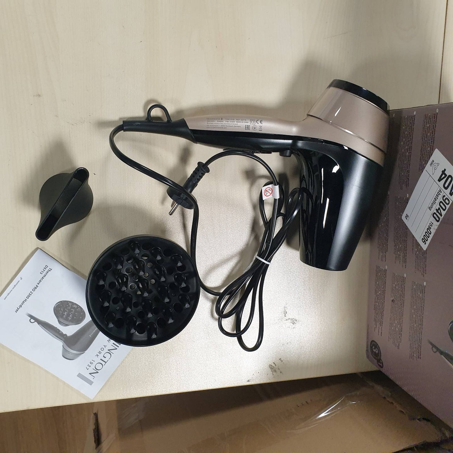 321352 - REMINGTON Tharëse flokësh, gjenerator jonesh, fuqi 2100W, rrjetë qeramike, 3 cilësime temperature, 2 cilësime ajri, D5715