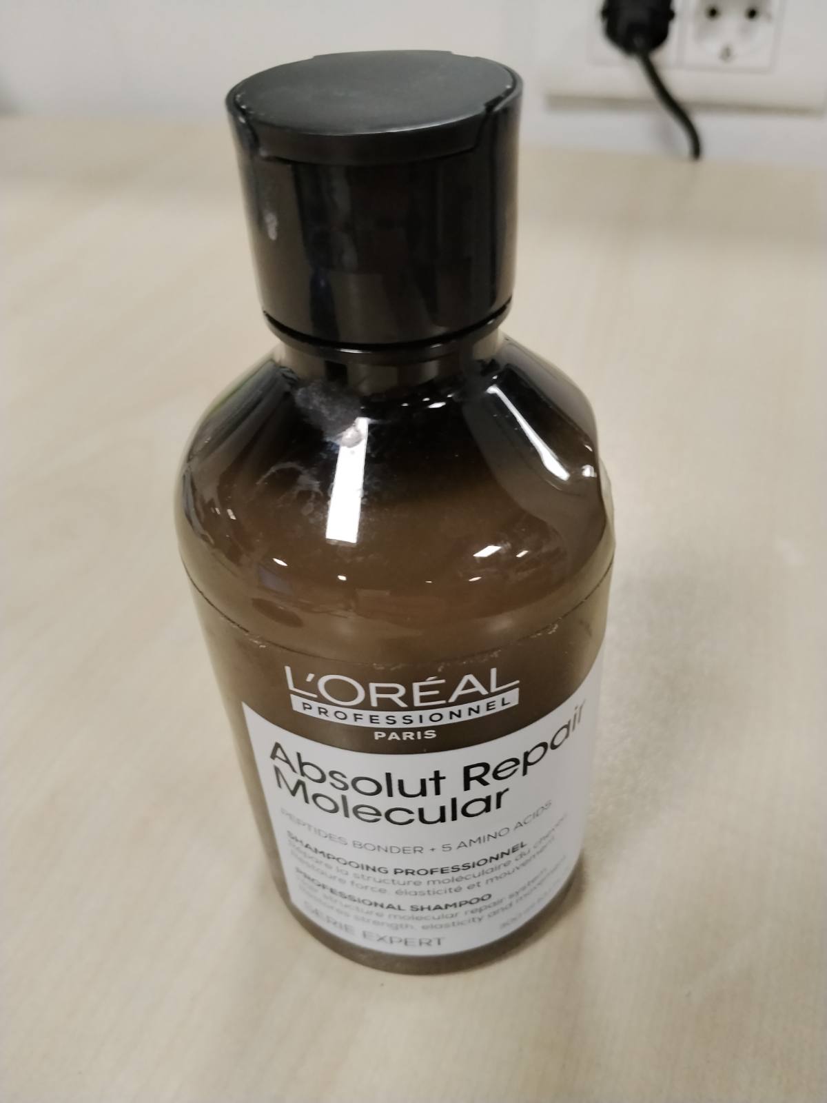 321421 - L'ORÉAL PROFESSIONNEL - Shampo për flokë të dëmtuar, riparim të thellë molekular, 300 ml