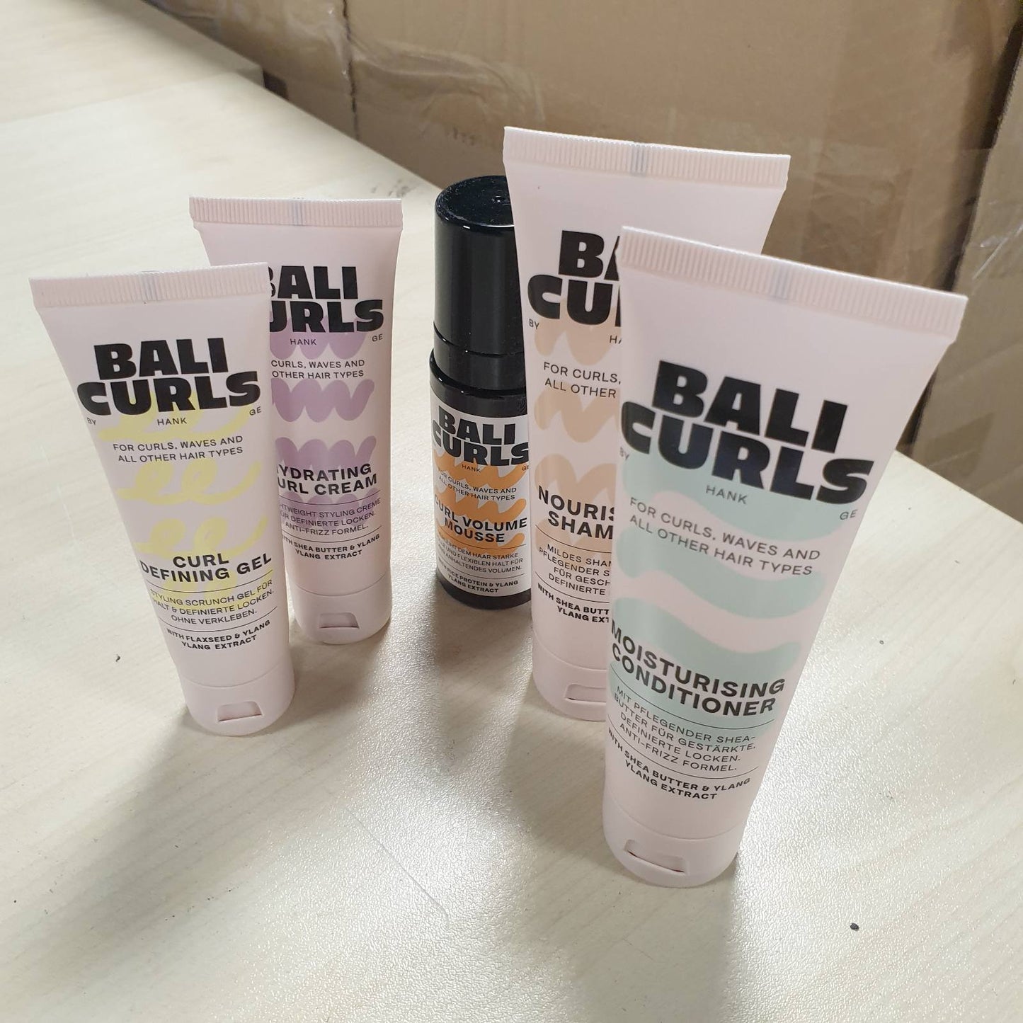 321455 - BALI CURLS Set Udhëtimi për Kaçurrela, 5 Pjesë, Shampo, Balsam, Krem Kaçurrelash, Xhel Definues, Shkumë, Madhësi Udhëtimi