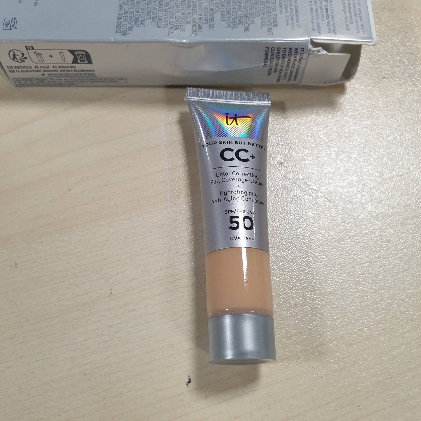 321474 - IT COSMETICS CC Crème SPF50+ Correctrice Haute Couvrance - Teinte Light Medium, 12ml
