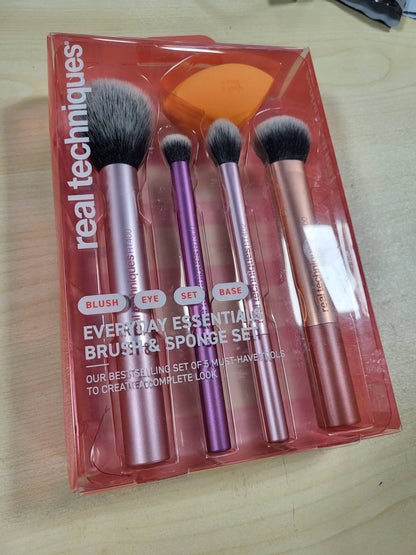 321537 - REAL TECHNIQUES Kit sfungjeri për makijazh Everyday Essentials, set me 5 pjesë, për fondatinë, skuqës, bronzues