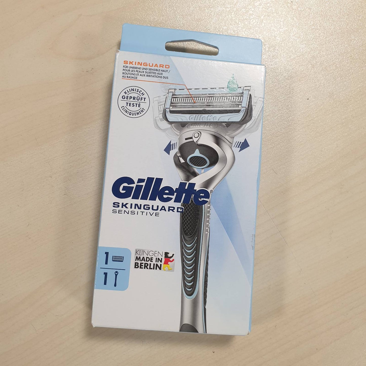 321795 - GILLETTE Brisku SkinGuard Sensitive për Burra, 1 Kartushë, ngjyra: Argjend
