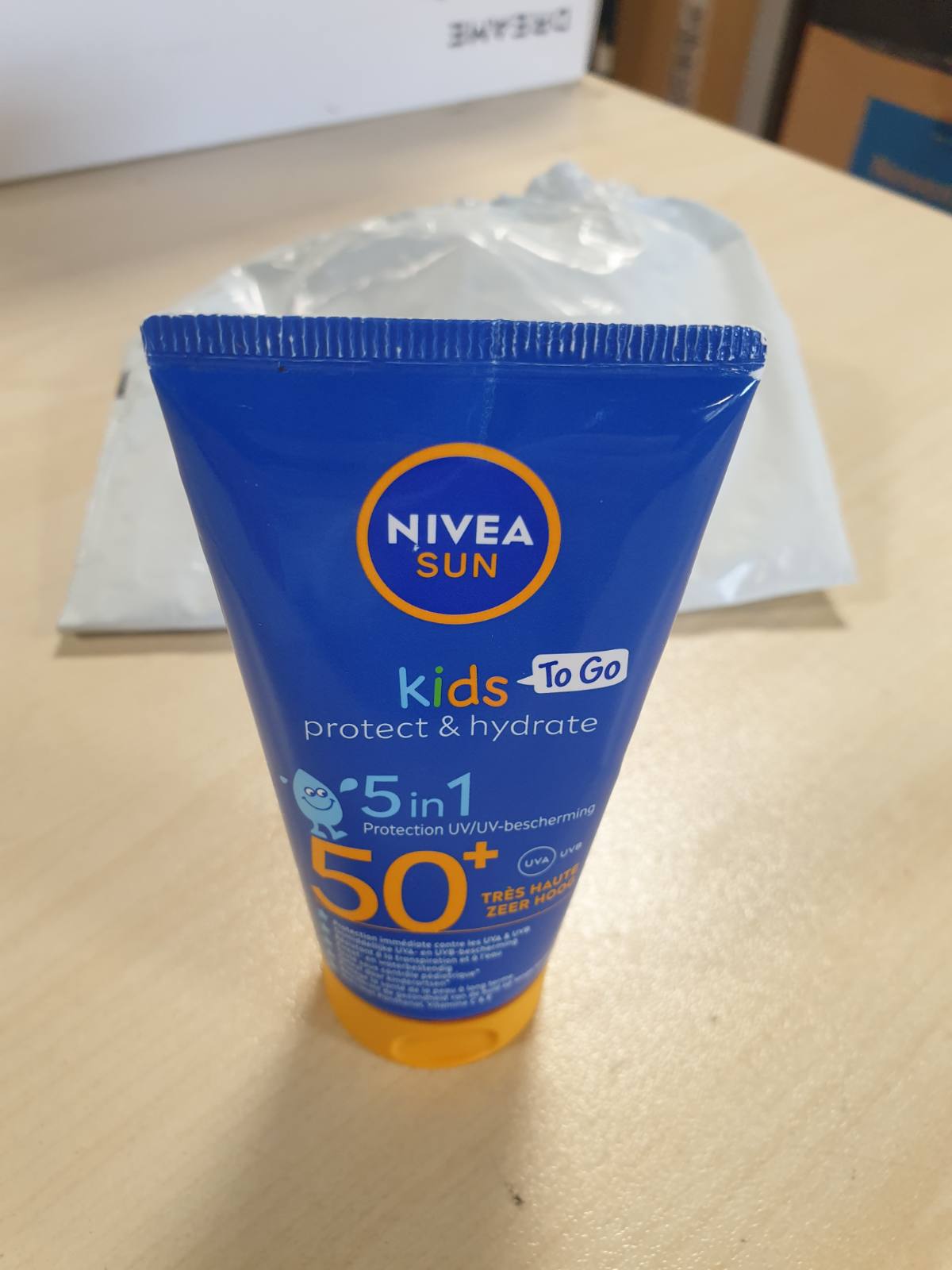 321822 - NIVEA SUN - Locion mbrojtës nga dielli për fëmijë - SPF 50+ - Madhësi udhëtimi (1 x 50 ml) - Rezistent ndaj ujit