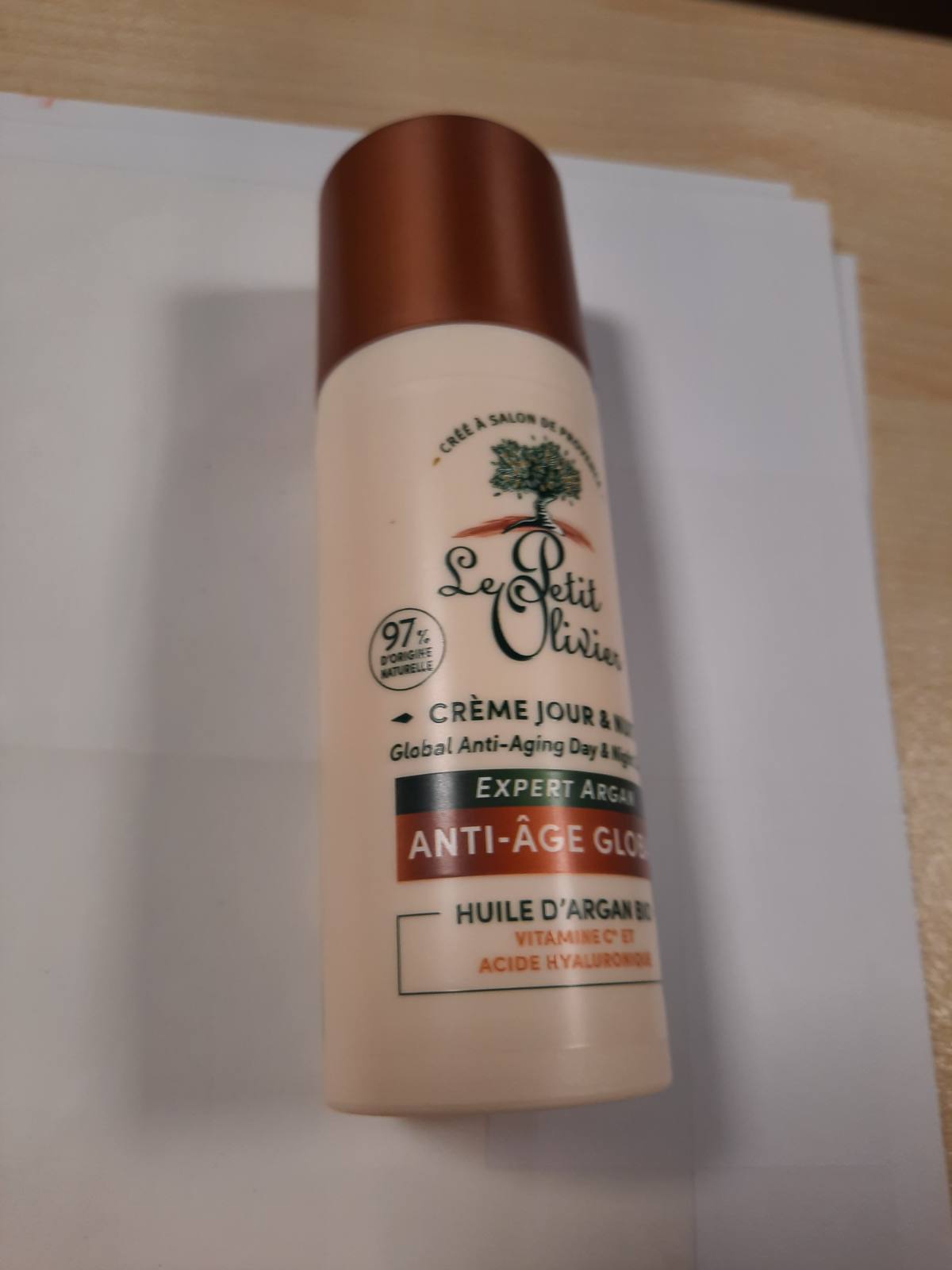 321845 - LE PETIT OLIVIER Krem Dite dhe Nate Anti-Plakje - Vaj Argani, Vitaminë C dhe Acid Hialuronik - 50 ml - 97% Origjina Natyrale - Prodhuar në Francë