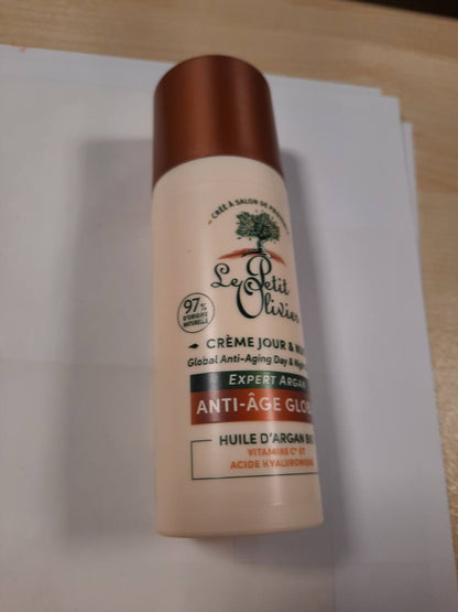 321845 - LE PETIT OLIVIER Krem Dite dhe Nate Anti-Plakje - Vaj Argani, Vitaminë C dhe Acid Hialuronik - 50 ml - 97% Origjina Natyrale - Prodhuar në Francë